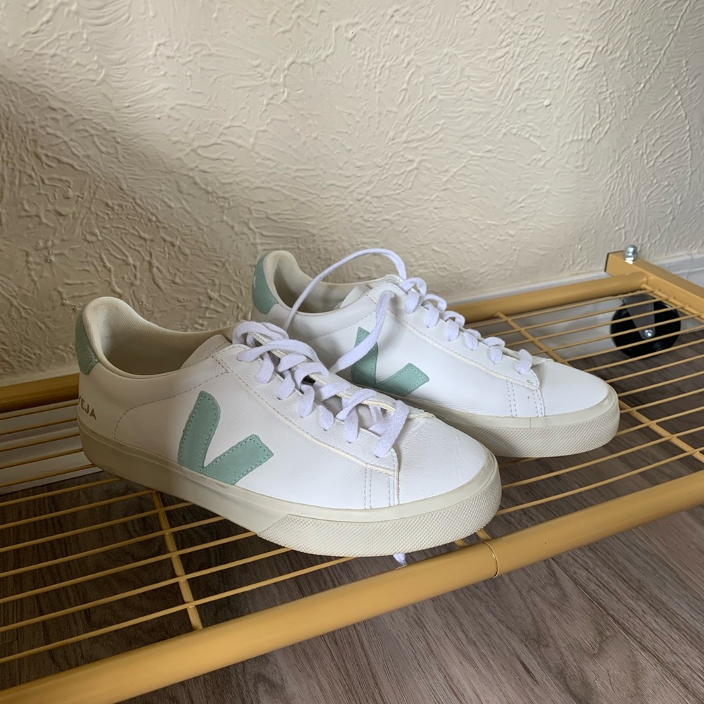Veja size 40 (US9) campo EUC